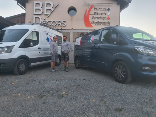 Un dépôt, deux camions et une équipe à votre service., Feurs, BB Décors